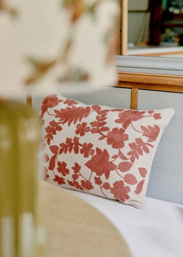 Coussin Brodé -  Grand Modèle