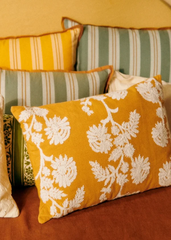 Coussin Brodé -  Grand Modèle