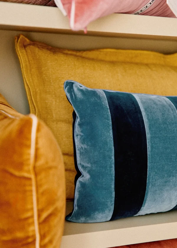 Coussin Rayures Velours - Petit Modèle