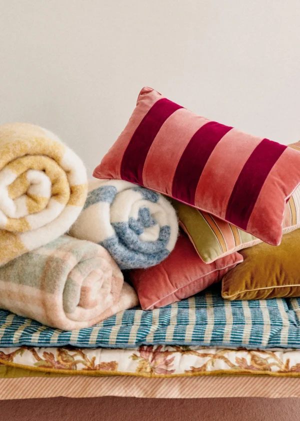 Coussin Rayures Velours - Petit Modèle