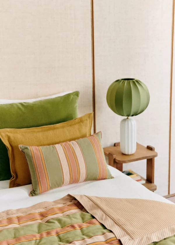 Coussin Velours Édition -  Grand Modèle