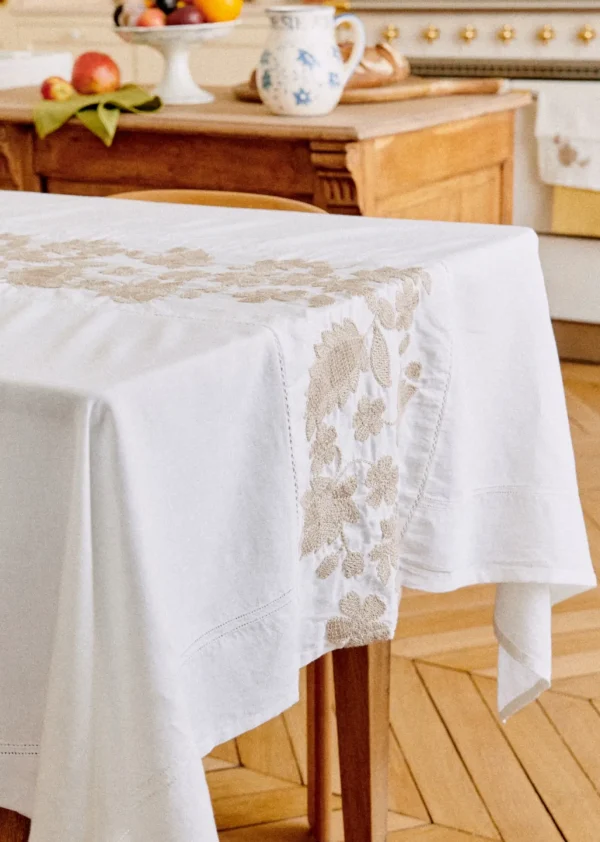 Nappe Brodée