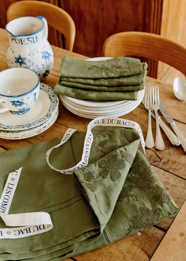 Nappe Brodée