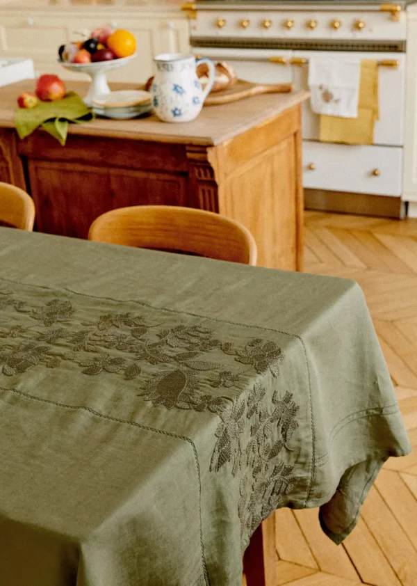 Nappe Brodée
