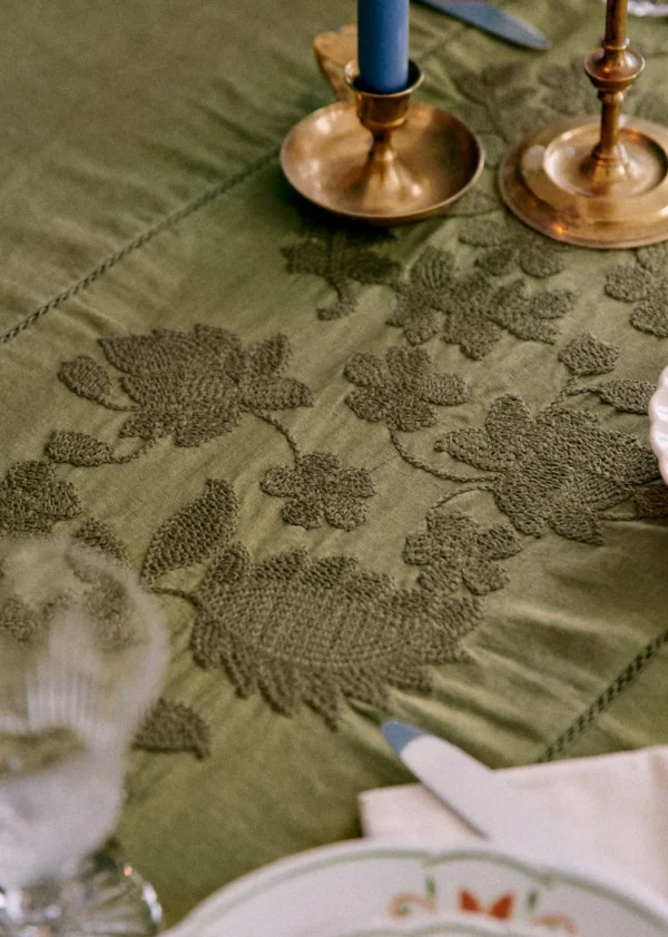 Nappe Brodée
