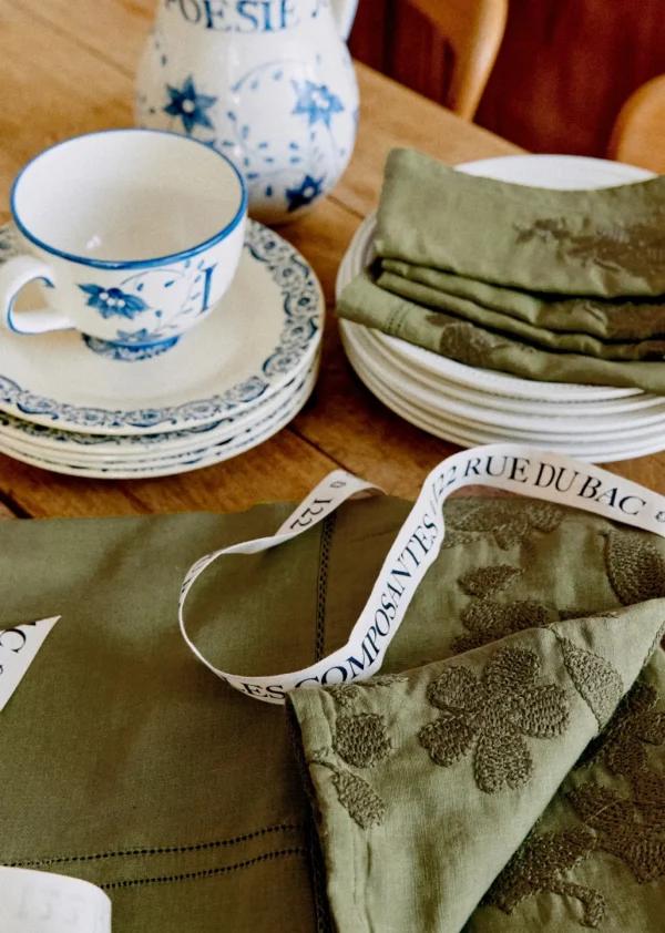 Nappe Brodée