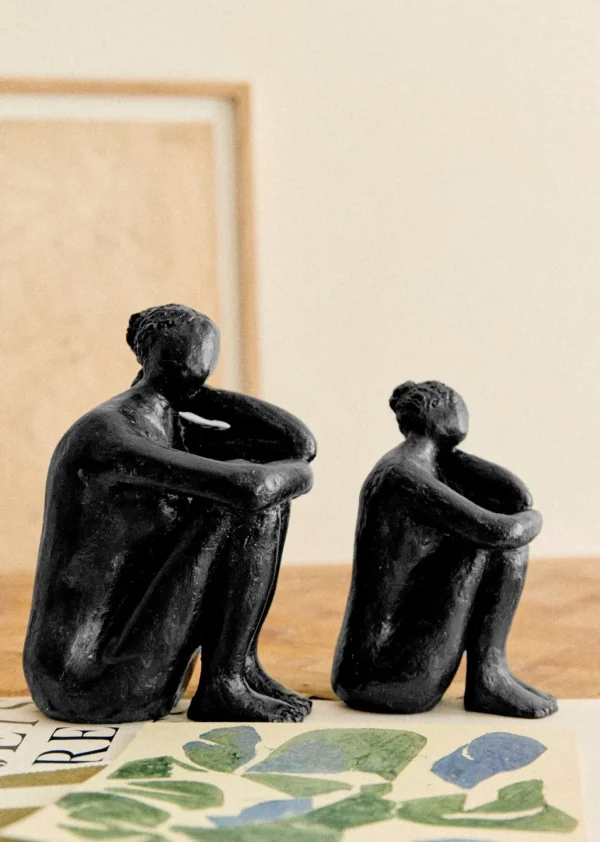 Sculpture Guénolée Courcoux - Femme Dans Ses Pensées Grand Modèle