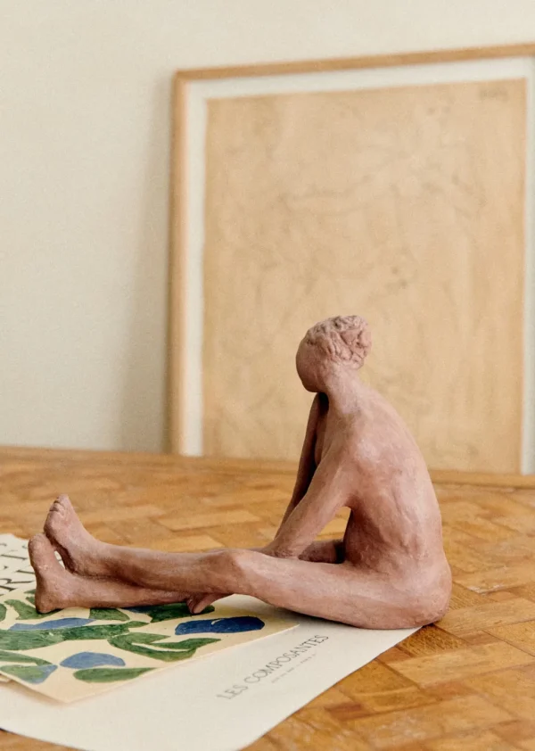 Sculpture Guénolée Courcoux - Femme Jambes Allongées Grand Modèle