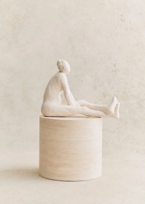 Sculpture Guénolée Courcoux - Femme Jambes Allongées Grand Modèle