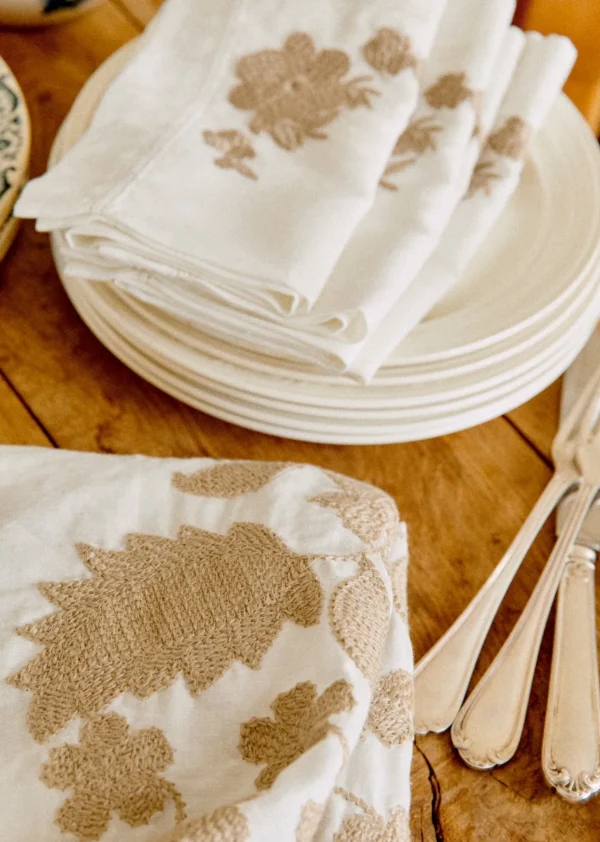Set De 4 Serviettes - Fleurs Brodées